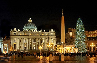 St Peter's Basilica, Basilica di San Pietro, with the Nativity scene and a Christmas tree in St. Peter's Square, Rome, Lazio, Italy, Europe