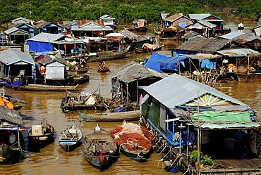 Boats, floating villages on the Tonle Sap Lake near Siem Reap, Cambodia, Southeast Asia, Asia