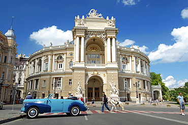 Oldtimer in front of opera and ballet theater, Odessa, Ukraine, Europe