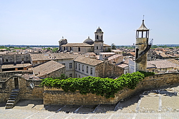 Cityscape, Beaucaire, Languedoc-Roussillon region, France, Europe