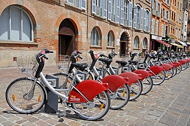 Rental bikes, Place Saint Etienne square, Toulouse, Departement Haute-Garonne, Midi-Pyrenees, France, Europe