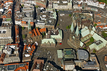 Aerial view, city hall, cathedral St. Petri-Dom, Am Markt, old town island, Bremen, Germany, Europe