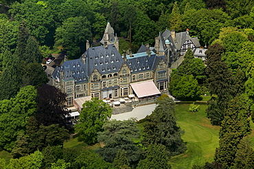 Aerial view, Schlosshotel Kronberg castle hotel Kronberg, golf and country club Kronberg, Kronberg im Taunus, Hesse, Germany, Europe