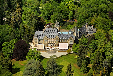 Aerial view, Schlosshotel Kronberg castle hotel Kronberg, golf and country club Kronberg, Kronberg im Taunus, Hesse, Germany, Europe