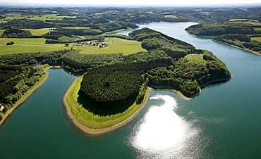 Aerial view, Grosse Dhuenntalsperre dam, drinking water reservoir, Bergisches Land region, North Rhine-Westphalia, Germany, Europe