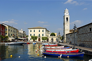 Church of San Nicolo, harbour, Lazise on Lake Garda, Lago di Garda, Veneto region, Italy, Europe