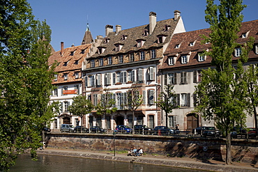 Promenade of the Ill River, historic town centre, UNESCO World Heritage Site, Strasbourg, France, Europe