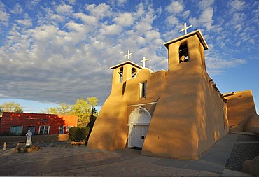 Adobe architecture, Church of St. Francis of Assisi, Ranchos de Taos, New Mexico, USA