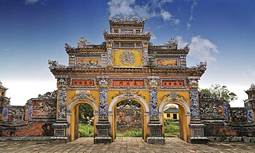 North Gate or Hoa Binh Gate, Hoang Thanh Imperial Palace, Forbidden City, Hue, UNESCO World Heritage Site, Vietnam, Asia