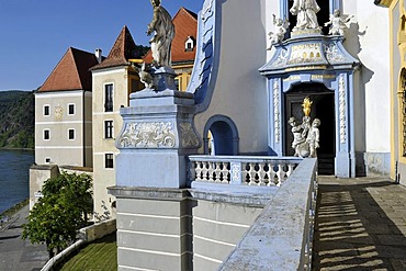 Duernstein Abbey, view from the balcony, Danube River, Baroque angels, Wachau Cultural Landscape, a UNESCO World Heritage site, Lower Austria, Austria, Europe