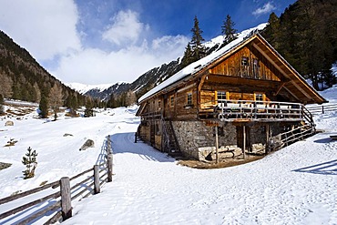 Alpine cabin, Lercher Alm alp in Oberwielenbach, Percha, Bruneck, Puster Valley, Pustertal, Val Pusteria, province of Bolzano-Bozen, Italy, Europe