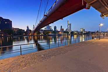 Holbeinsteg pedestrian bridge, Frankfurt am Main, Hesse, Germany, Europe