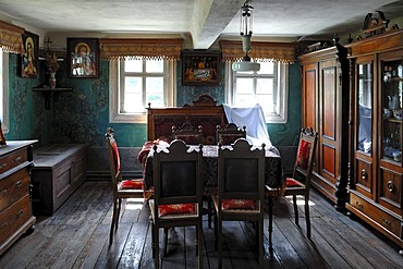 Living room, circa 1900, in a farmhouse from Kleinrinderfeld, built in 1779, Franconian Open Air Museum, Eisweiherweg 1, Bad Windsheim, Middle Franconia, Bavaria, Germany, Europe