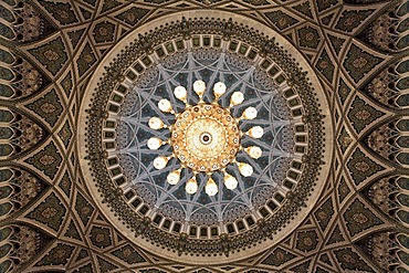 Swarowski chandelier, weight eight tons, width eight meters, height 15 meters, dome, ornaments, prayer hall men, Sultan Qaboos Grand Mosque, Muscat capital, Sultanate of Oman, gulf states, Arabic Peninsula, Middle East, Asia