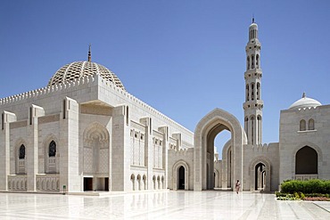 Square with pointed arch, gate, minaret, dome, Sultan Qaboos Grand Mosque, Muscat capital, Sultanate of Oman, gulf states, Arabic Peninsula, Middle East, Asia