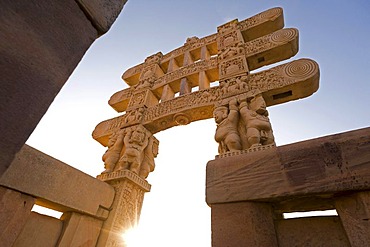 Stupas of Sanchi, UNESCO World Heritage site, built by King Ashoka, Mauryan dynasty, Sanchi, Vidisha in Madhya Pradesh, North India, India, Asia