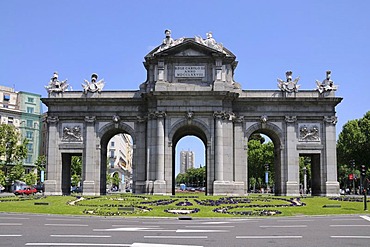 Puerta de Alcala, Plaza de la Independencia, historic centre of Madrid, Castile, Spain, Europe, PublicGround