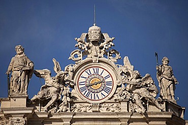 Group of sculptures on St. Peter's Basilica, Rome, Italy, Europe