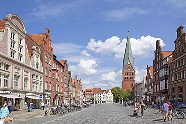 Am Sande square, St. John's Church, historic town centre, Lueneburg, Lower Saxony, Germany, Europe, PublicGround