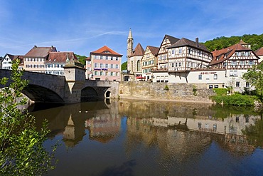 Henkersbruecke bridge, Kocher River, Schwaebisch Hall, Baden-Wuerttemberg, Germany, Europe