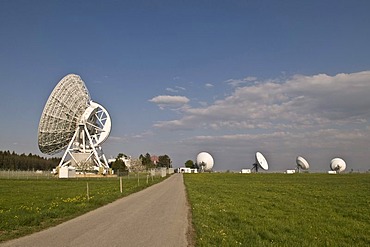 Satellite observation stations, radio telescope dishes, DLR Deutsches Zentrum fuer Luft- und Raumfahrt eV, German centre for aviation and astronautics, Weilheim, array between Raisting and Wessobrunn, Upper Bavaria, Bavaria, Germany, Europe