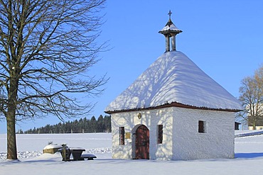 Marienkapelle, chapel to our Lady, "woman's house", in winter against a blue sky, Lindlar, Bergisch Land region, North Rhine-Westphalia, Germany, Europe