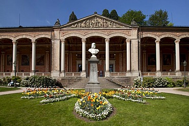 Trinkhalle pump house, Kurpark spa gardens, Baden-Baden, Black Forest mountain range, Baden-Wuerttemberg, Germany, Europe