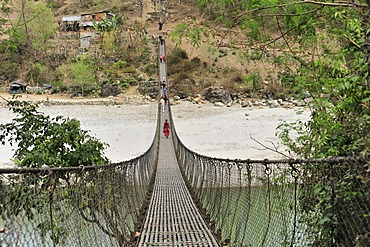 Steel suspension bridge, Dudh Kosi valley, Solukhumbu, Khumbu, Nepal, Asia