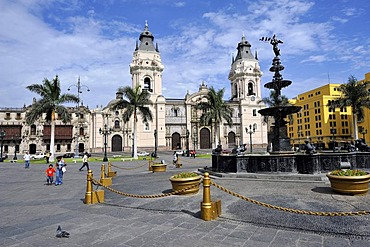 Cathedral on the Plaza Mayor or Plaza de Armas, Lima, UNESCO World Heritage Site, Peru, South America