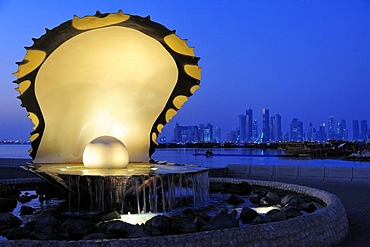 Pearl and Oyster Fountain, Corniche, Doha, Qatar, Middle East