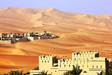 Anantara Qasr Al Sarab luxury desert hotel, built in the style of a kasbah, hotel resort, amidst huge sand dunes, near Liwa Oasis in the Empty Quarter Rub Al Khali sand desert, Abu Dhabi, United Arab Emirates, Middle East