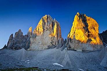 Tre Cime di Lavaredo or Drei Zinnen peaks, Hochpustertal valley, Sexten Dolomites, Dolomites, province of Bolzano-Bozen, Italy, Europe