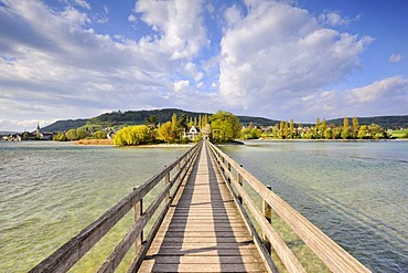 Wooden bridge over the Rhine to the monastery island of Werd with Kloster Werd monaster, in Stein am Rhein, Canton Schaffhausen, Switzerland, Europe