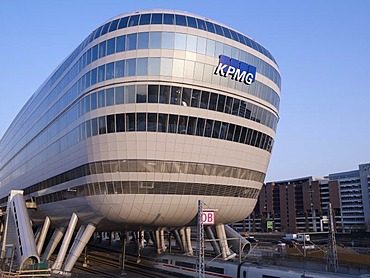 "The Squaire", shopping centre with hotels and offices above ICE Fernbahnhof, Frankfurt Airport long distance railway station, Frankfurt am Main, Hesse, Germany, Europe