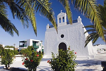 Church and palm trees, Uga, Lanzarote, Canary Islands, Spain, Europe