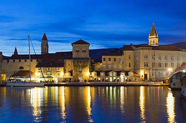 Riva Promenade and city wall at night, old town, UNESCO World Heritage Site, Trogir, Dalmatia, Croatia, Europe