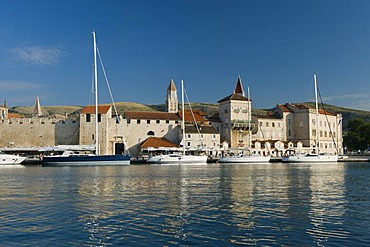 Sailing boats, Riva promenade, city walls, old town, UNESCO World Heritage Site, Trogir, Dalmatia, Croatia, Europe