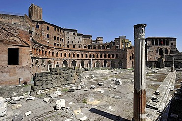 Trajan's Market with a militia tower, Torre delle Milizie, and the House of the Knights of Rhodes or the Knights of Malta, Via Alessandrina, Rome, Lazio, Italy, Europe