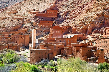 Berber village with traditional mud-brick houses, Telouet, Ounila Valley, High Atlas Mountains, Morocco, Africa