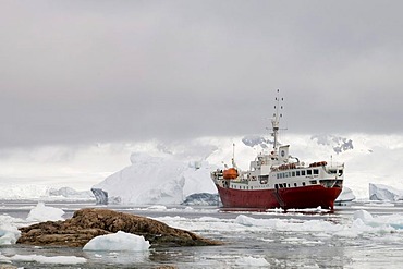 Antarctic Dream ship, Neko Harbor, Gerlache strait, Antarctic Peninsula, Antarctica