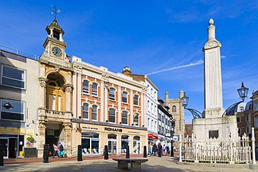 Butter Market, Market Place, with Corn Exchange, St Laurence's Church and Simeon Monument by Sir John Soane, Reading, Berkshire, England, United Kingdom, Europe