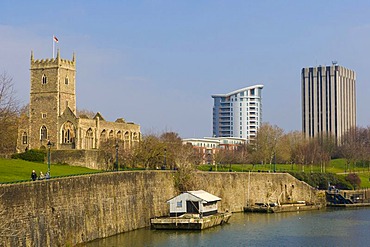 River Avon, Castle Park, Castle Green, with St Peter's Church, Harvey Nichols Apartment Tower and Castlemead from Bristol Bridge, Bristol, Gloucestershire, England, United Kingdom, Europe