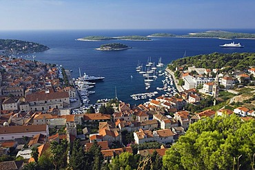 View from Spanjola Fortress over the port and town of Hvar, Hvar Island, Dalmatia, Croatia, Europe