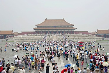 Crowd, large square, Hall of Supreme Harmony, Forbidden City, imperial palace, Beijing, People's Republic of China, Asia