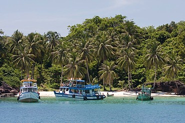 Excursion boats off the island of Phu Quoc, Vietnam, Asia