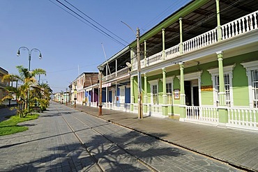 Avenue Baquedano, historic buildings, colourful, wooden houses and porches, Iquique, Norte Grande, Northern Chile, Chile, South America