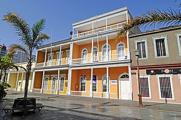 Avenida Baquedano, historic buildings, colourful wooden houses with porches, Iquique, Norte Grande, Northern Chile, Chile, South America