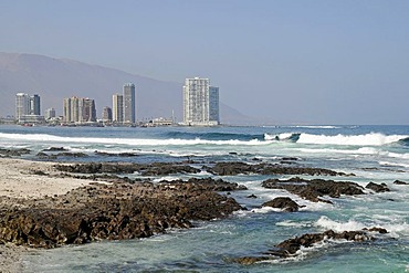 Coast, sea, waves, high-rise buildings, Iquique, Norte Grande, Northern Chile, Chile, South America