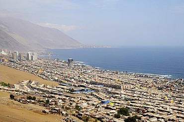 Iquique cityscape with buildings, the sea and the coastline, Iquique, Norte Grande region, Northern Chile, Chile, South America