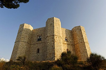 Castel del Monte, built by Holy Roman Emperor Frederick II of Hohenstaufen, UNESCO World Heritage Site, Apulia, Puglia, Italy, Europe